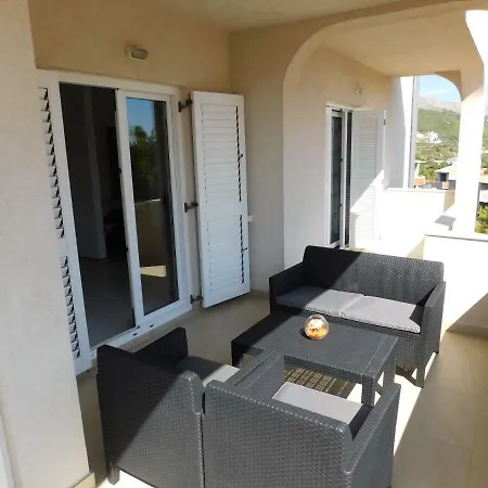 Apartment Mrso Podstrana